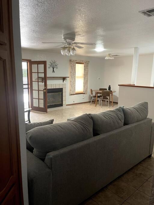 Townhouse, Two Car Garage, Fireplace Back Yard Las Cruces Luaran gambar