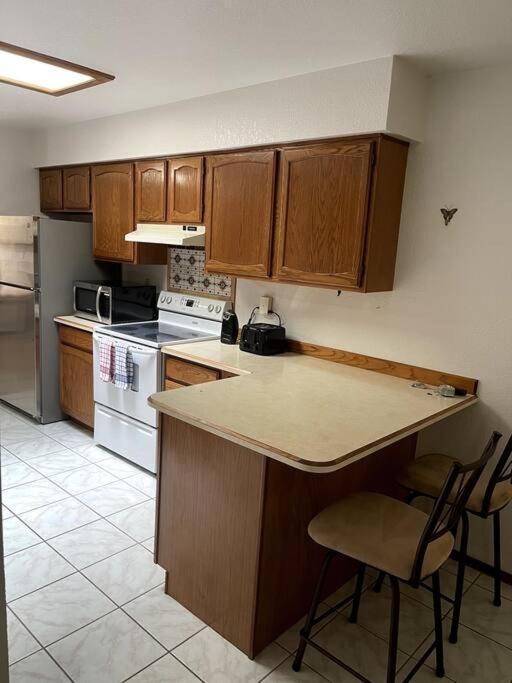 Townhouse, Two Car Garage, Fireplace Back Yard Las Cruces Luaran gambar
