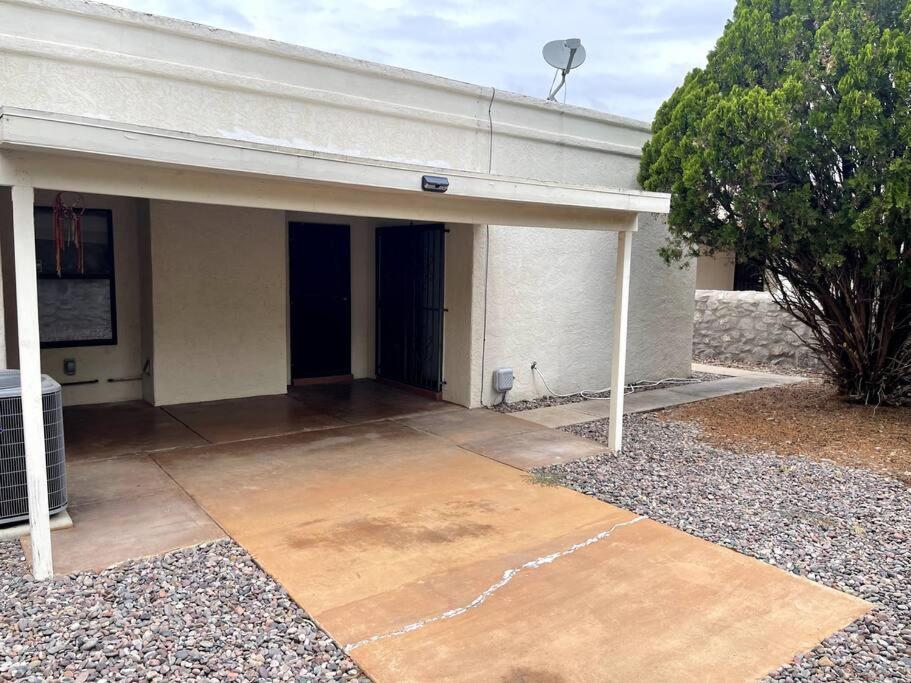 Townhouse, Two Car Garage, Fireplace Back Yard Las Cruces Luaran gambar