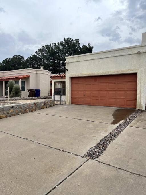 Townhouse, Two Car Garage, Fireplace Back Yard Las Cruces Luaran gambar